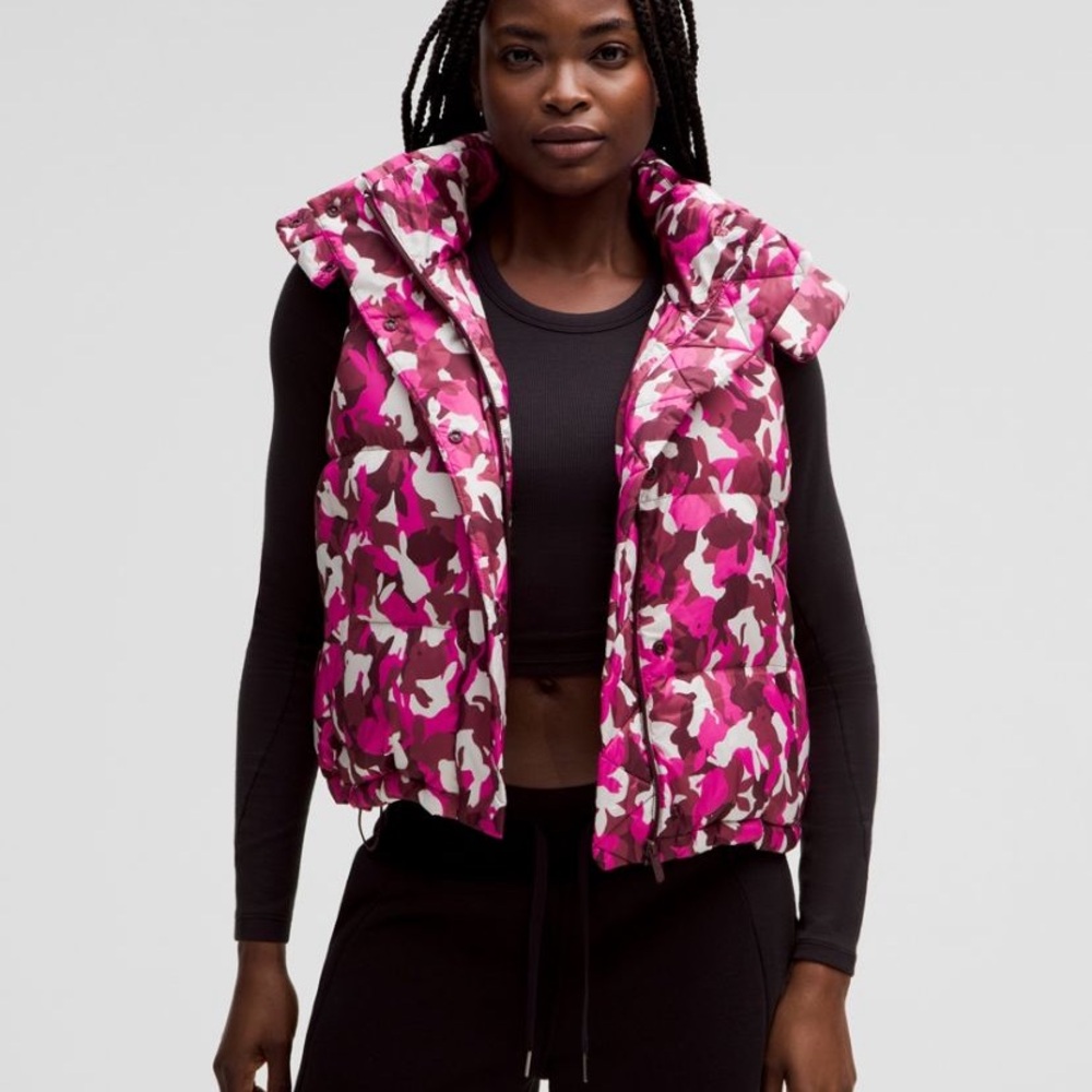 Lululemon Women's Pink Rabbit Bunny Camo Cropped Puffer Vest Size 0 New Years